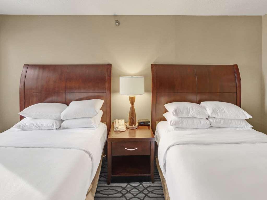 Doubletree By Hilton St Paul Downtown Hotel Saint Paul Room photo